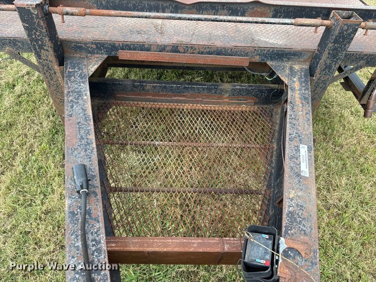 image for item FC4122 2003 Starlite equipment trailer