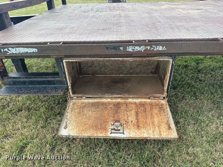 image for item FC4122 2003 Starlite equipment trailer