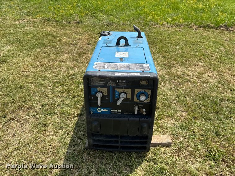 image for item FC4132 Miller Bobcat 250 welder