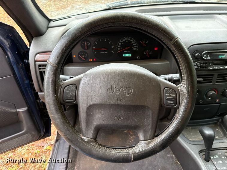 image for item FC4196 2000 Jeep Grand Cherokee SUV