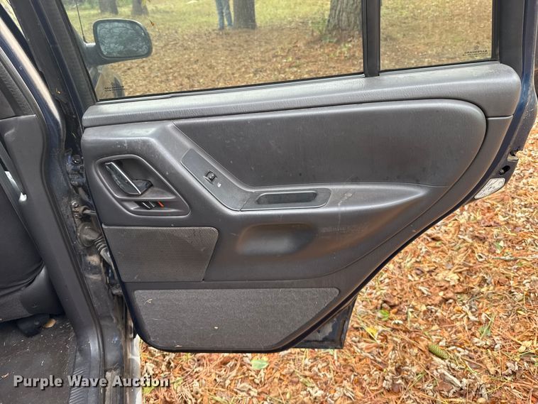 image for item FC4196 2000 Jeep Grand Cherokee SUV