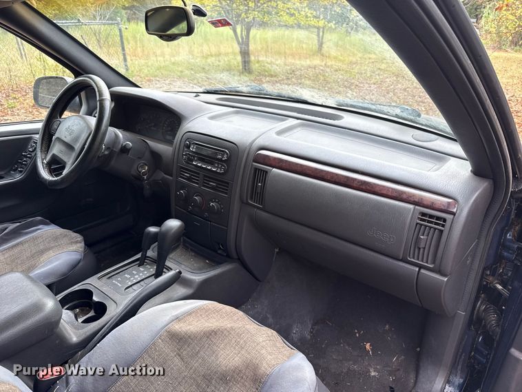 image for item FC4196 2000 Jeep Grand Cherokee SUV