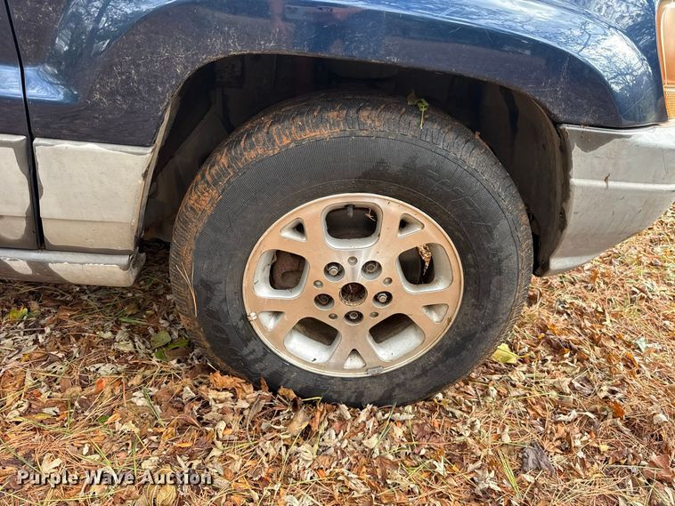 image for item FC4196 2000 Jeep Grand Cherokee SUV