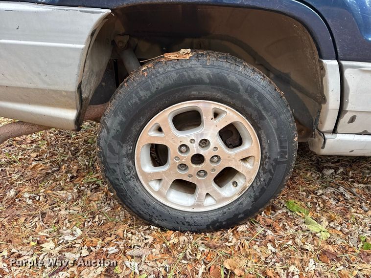 image for item FC4196 2000 Jeep Grand Cherokee SUV