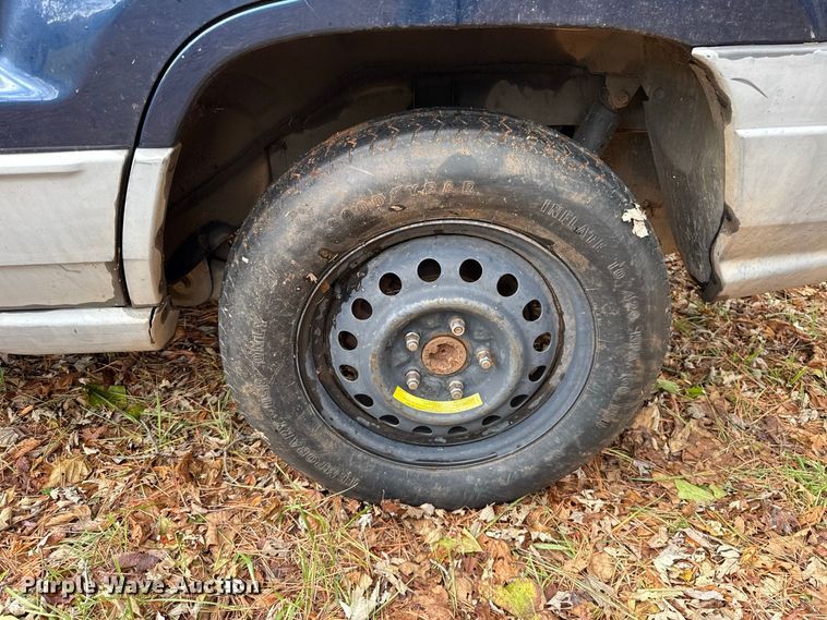 image for item FC4196 2000 Jeep Grand Cherokee SUV