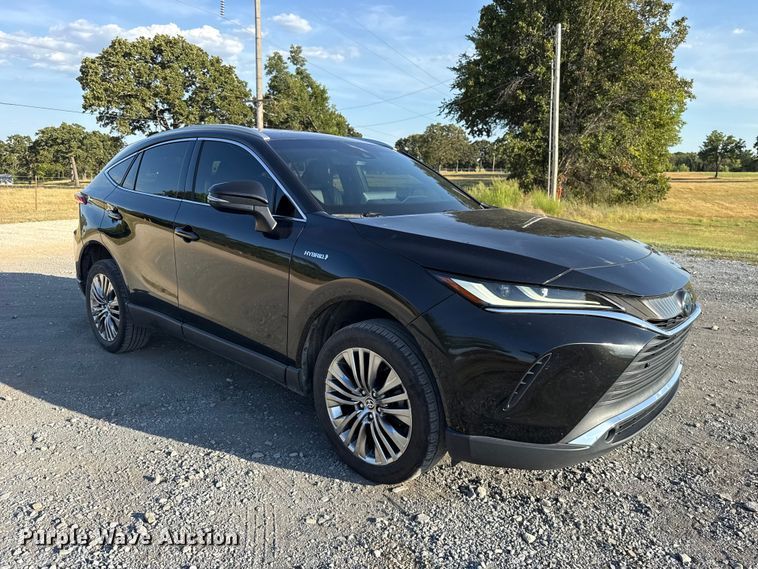image for item FC4207 2021 Toyota Venza SUV
