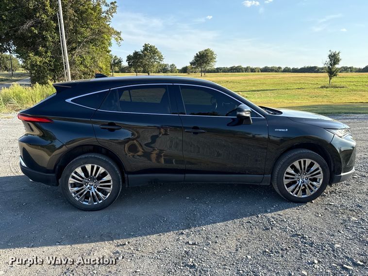 image for item FC4207 2021 Toyota Venza SUV