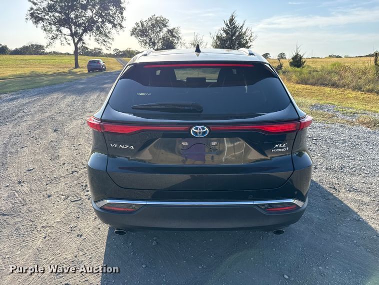 image for item FC4207 2021 Toyota Venza SUV