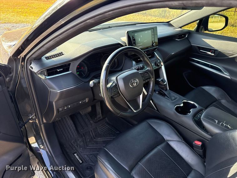 image for item FC4207 2021 Toyota Venza SUV