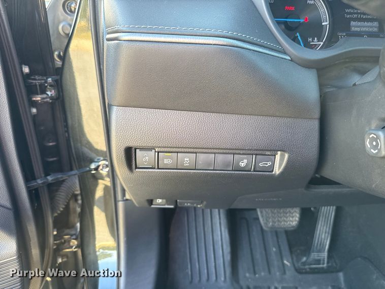 image for item FC4207 2021 Toyota Venza SUV