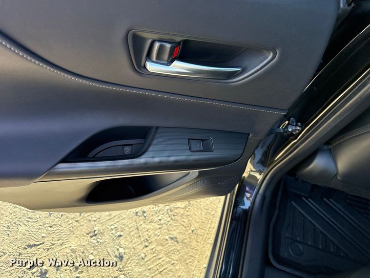 image for item FC4207 2021 Toyota Venza SUV