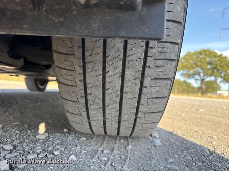 image for item FC4207 2021 Toyota Venza SUV