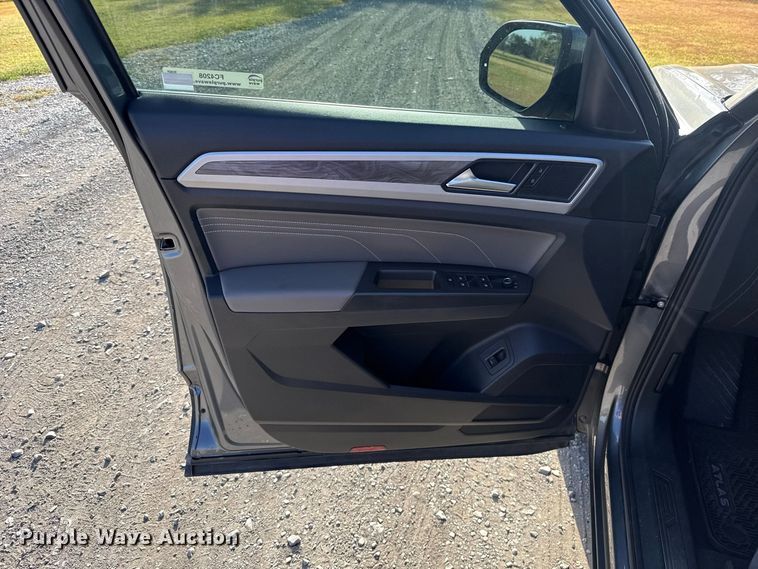 image for item FC4208 2023 Volkswagen Atlas SUV
