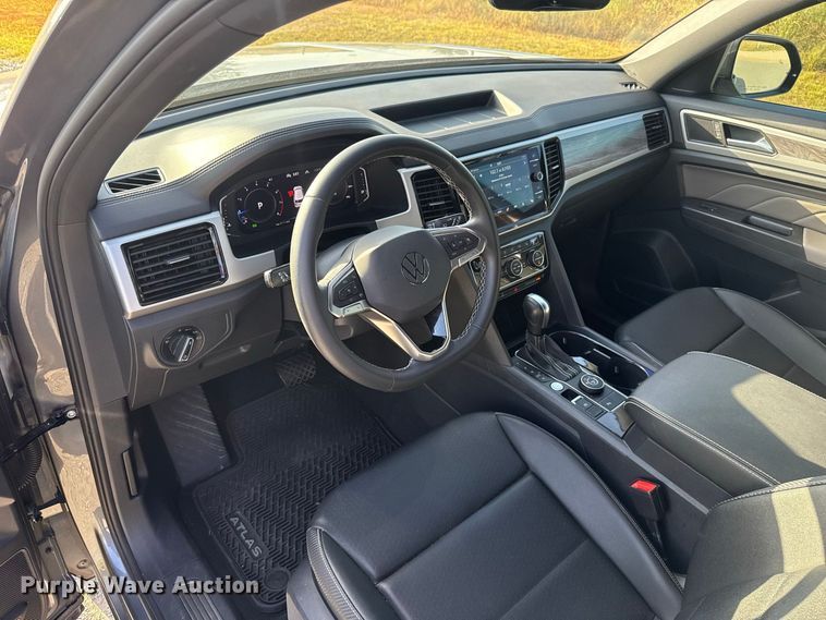 image for item FC4208 2023 Volkswagen Atlas SUV