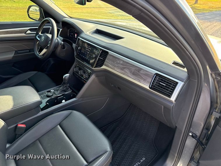image for item FC4208 2023 Volkswagen Atlas SUV