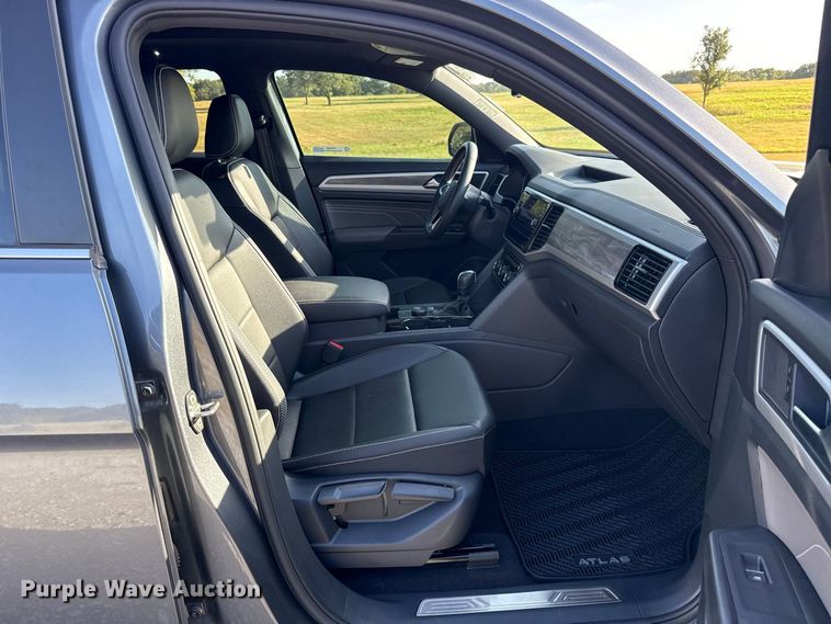 image for item FC4208 2023 Volkswagen Atlas SUV