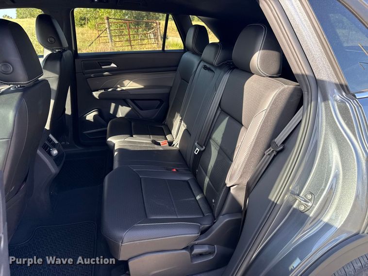 image for item FC4208 2023 Volkswagen Atlas SUV
