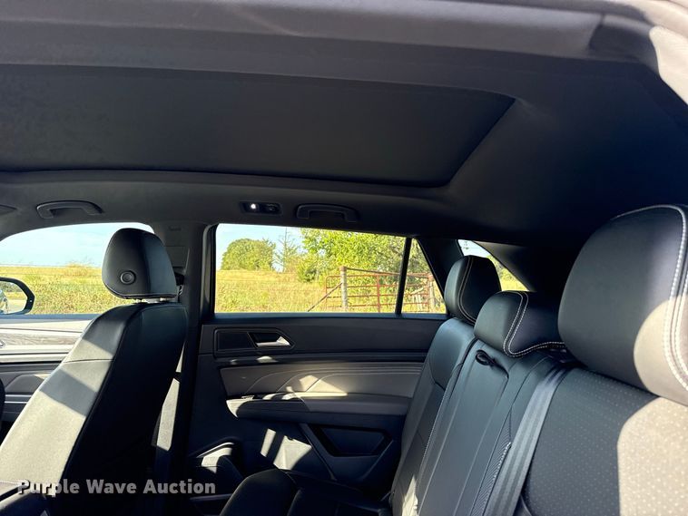 image for item FC4208 2023 Volkswagen Atlas SUV