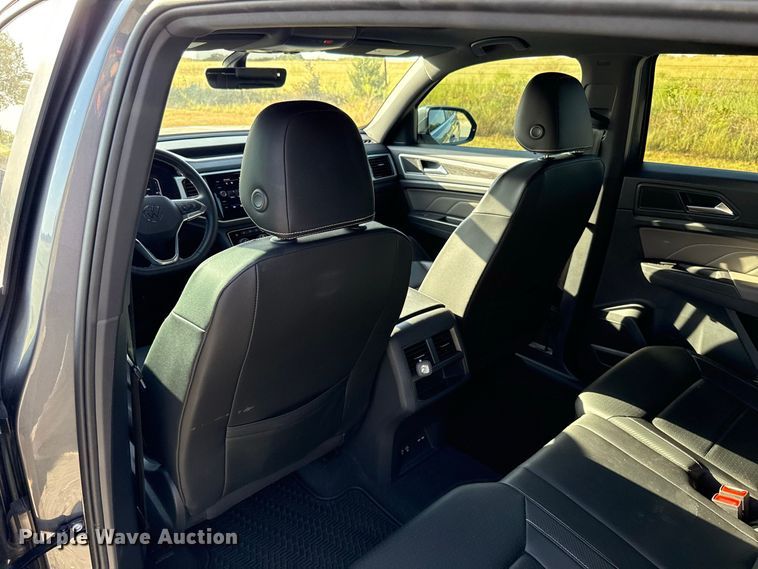 image for item FC4208 2023 Volkswagen Atlas SUV