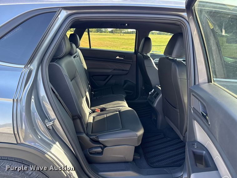 image for item FC4208 2023 Volkswagen Atlas SUV