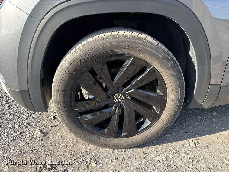 image for item FC4208 2023 Volkswagen Atlas SUV