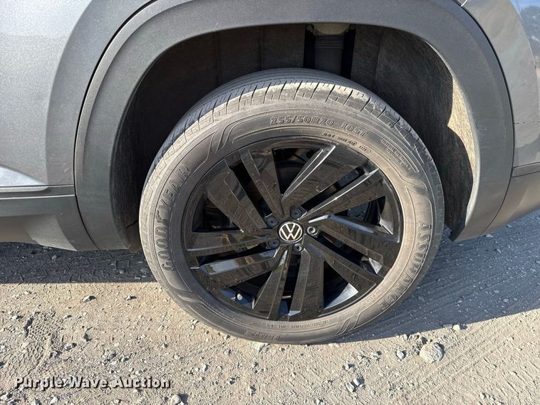 image for item FC4208 2023 Volkswagen Atlas SUV