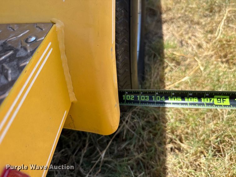 image for item FC4211 2005 Glastron boat