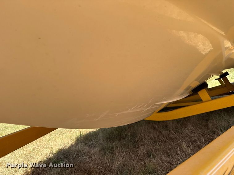 image for item FC4211 2005 Glastron boat