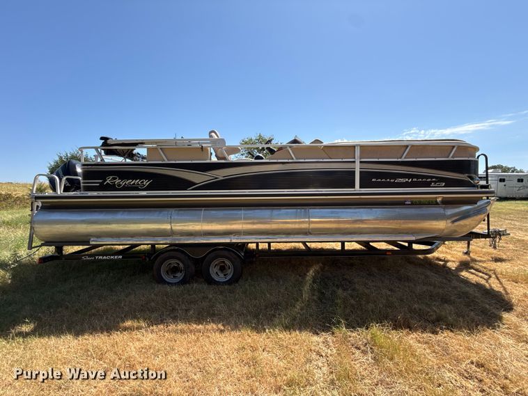 image for item FC4212 2013 Sun Tracker Regency 254 pontoon boat