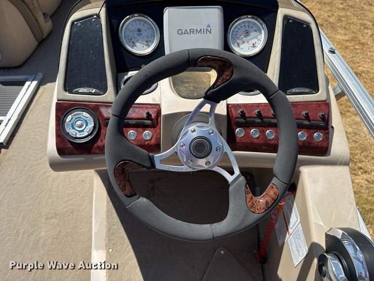 image for item FC4212 2013 Sun Tracker Regency 254 pontoon boat