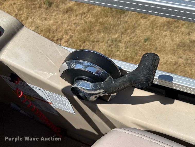 image for item FC4212 2013 Sun Tracker Regency 254 pontoon boat
