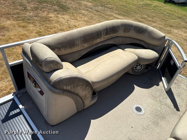 image for item FC4212 2013 Sun Tracker Regency 254 pontoon boat