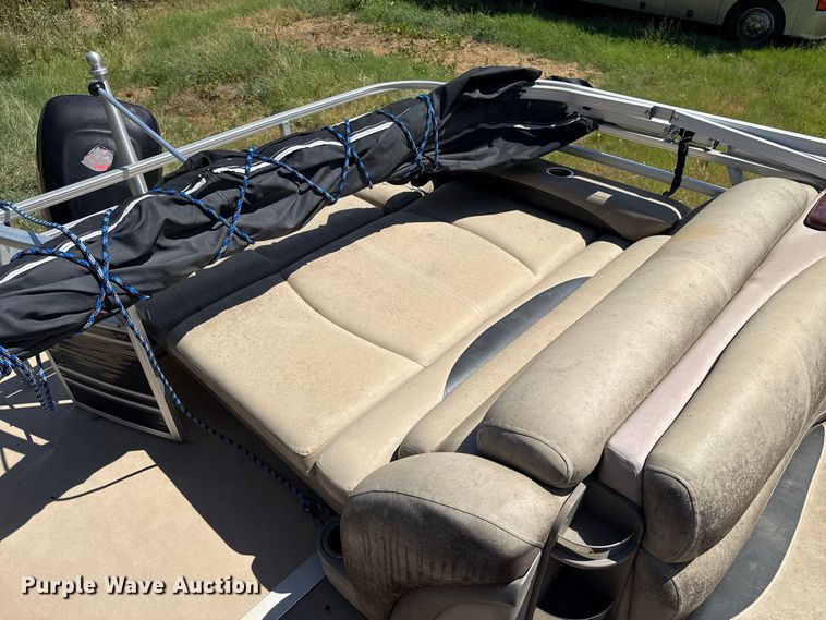 image for item FC4212 2013 Sun Tracker Regency 254 pontoon boat