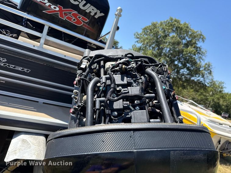 image for item FC4212 2013 Sun Tracker Regency 254 pontoon boat