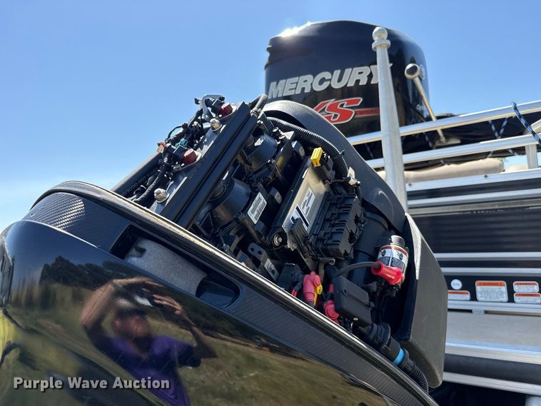 image for item FC4212 2013 Sun Tracker Regency 254 pontoon boat