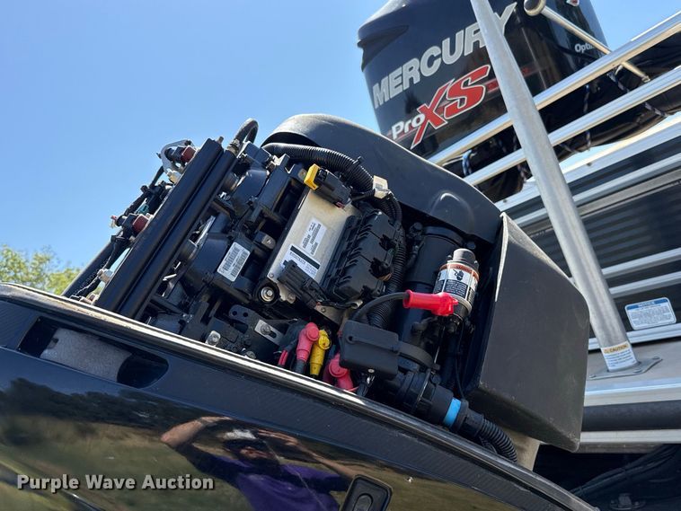 image for item FC4212 2013 Sun Tracker Regency 254 pontoon boat