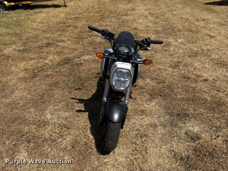 image for item FC4215 2023 Honda Grom motorcycle