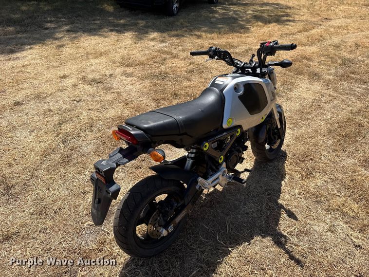 image for item FC4215 2023 Honda Grom motorcycle