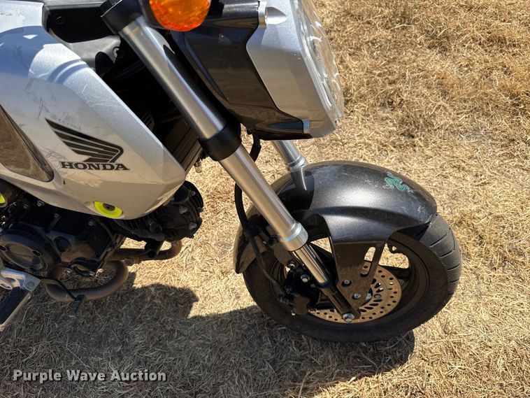 image for item FC4215 2023 Honda Grom motorcycle