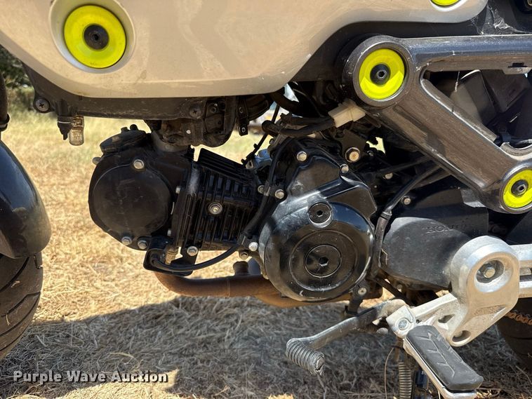 image for item FC4215 2023 Honda Grom motorcycle