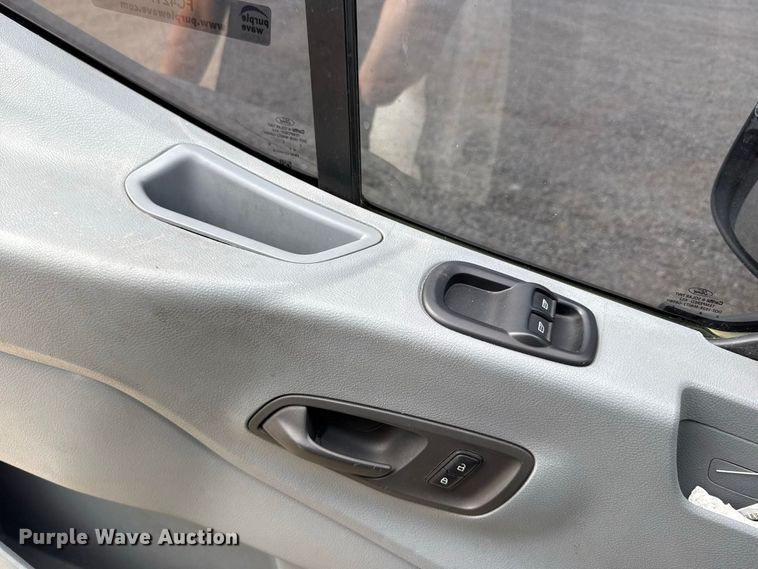 image for item FC4217 2017 Ford Transit 150 van