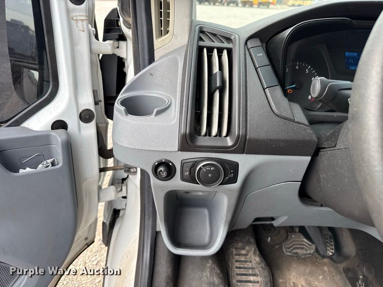 image for item FC4217 2017 Ford Transit 150 van
