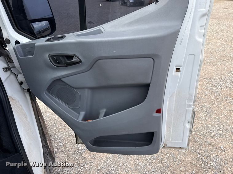 image for item FC4217 2017 Ford Transit 150 van