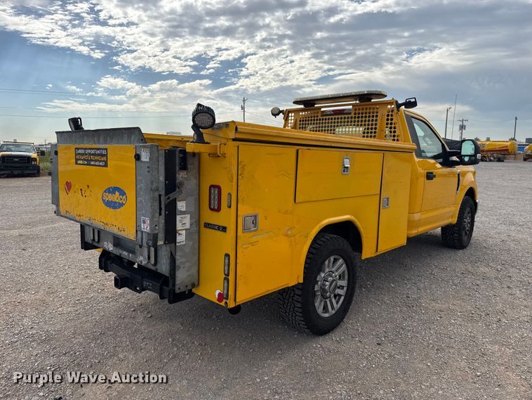 image for item FC4218 2019 Ford F350 Super Duty utility bed pickup truck