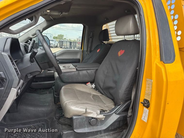 image for item FC4218 2019 Ford F350 Super Duty utility bed pickup truck