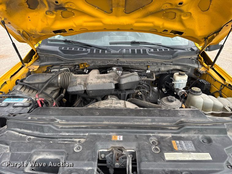 image for item FC4218 2019 Ford F350 Super Duty utility bed pickup truck