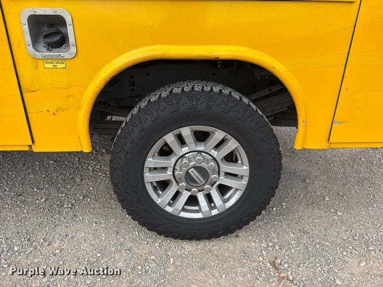 image for item FC4218 2019 Ford F350 Super Duty utility bed pickup truck