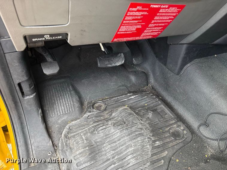 image for item FC4220 2019 Ford F350 Super Duty utility bed pickup truck