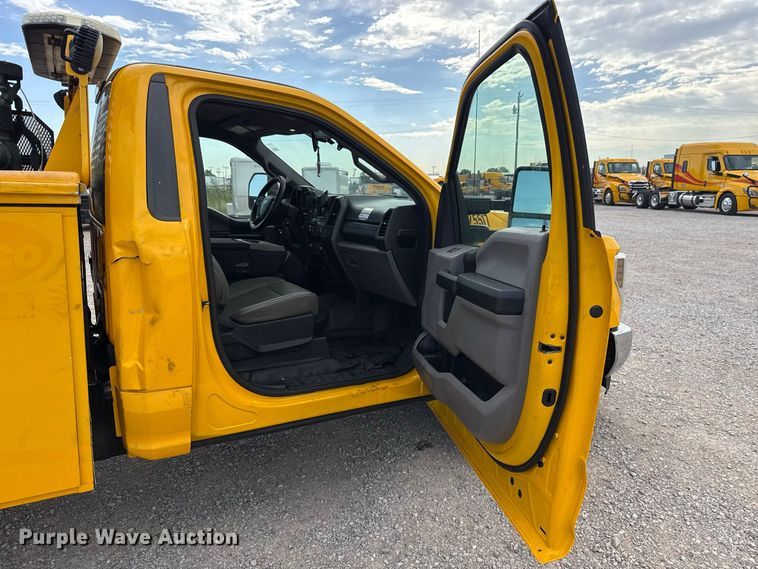 image for item FC4220 2019 Ford F350 Super Duty utility bed pickup truck