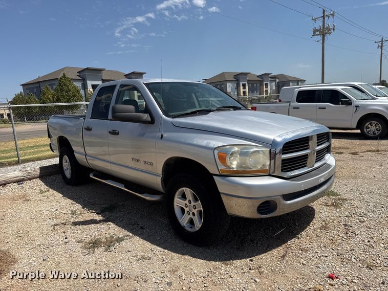 image for item FC4221 2006 Dodge Ram 1500 Ext. Cab pickup truck